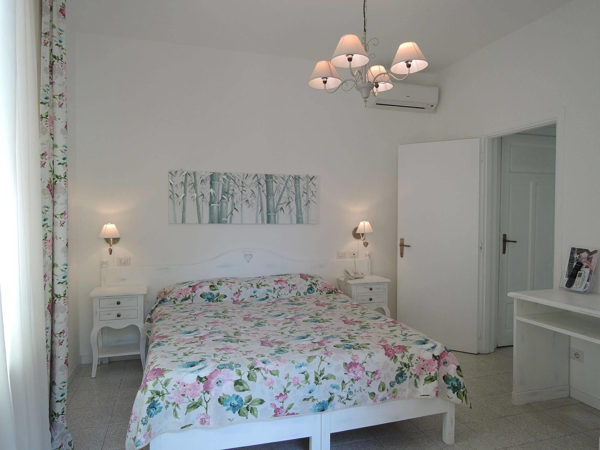 Hotel La Scogliera Bordighera Zewnętrze zdjęcie
