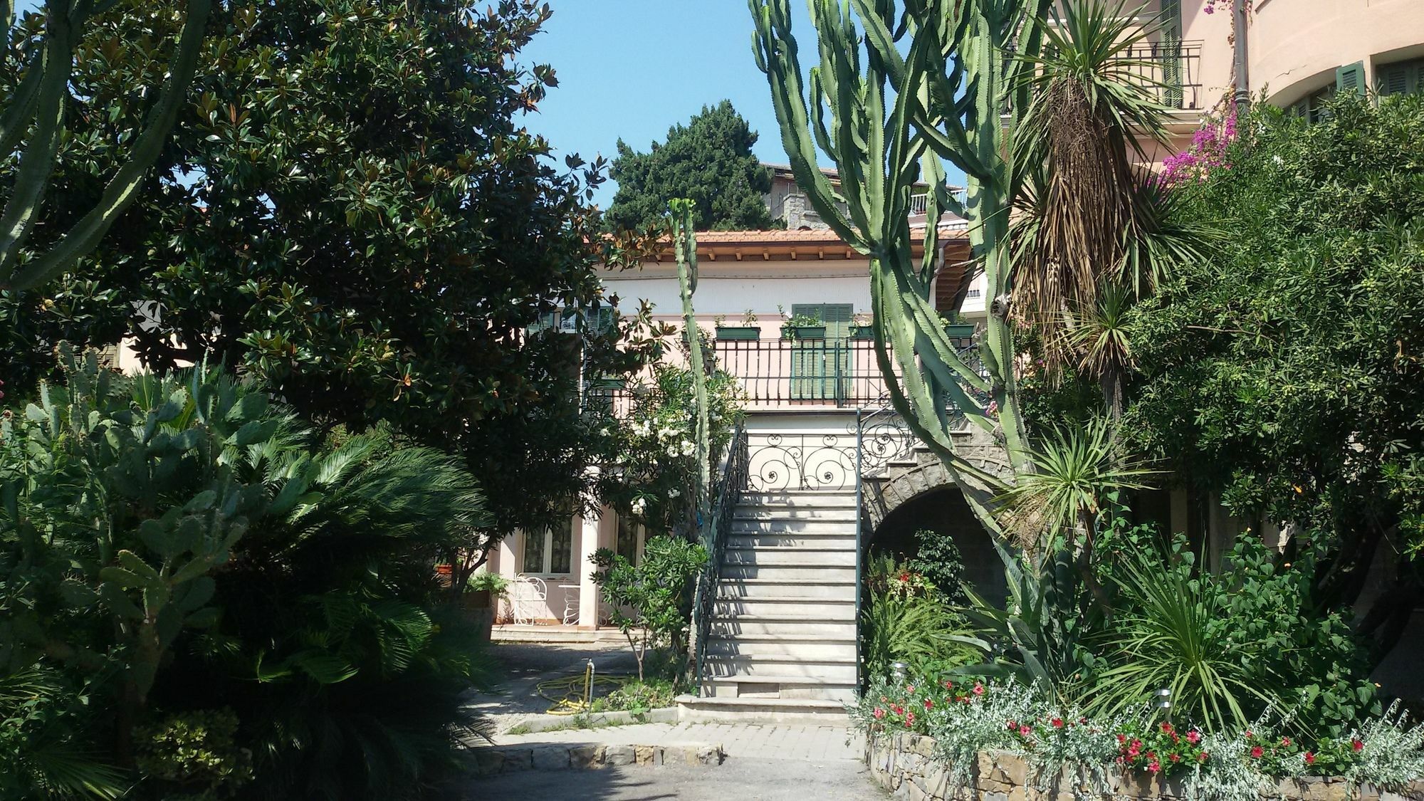 Hotel La Scogliera Bordighera Zewnętrze zdjęcie
